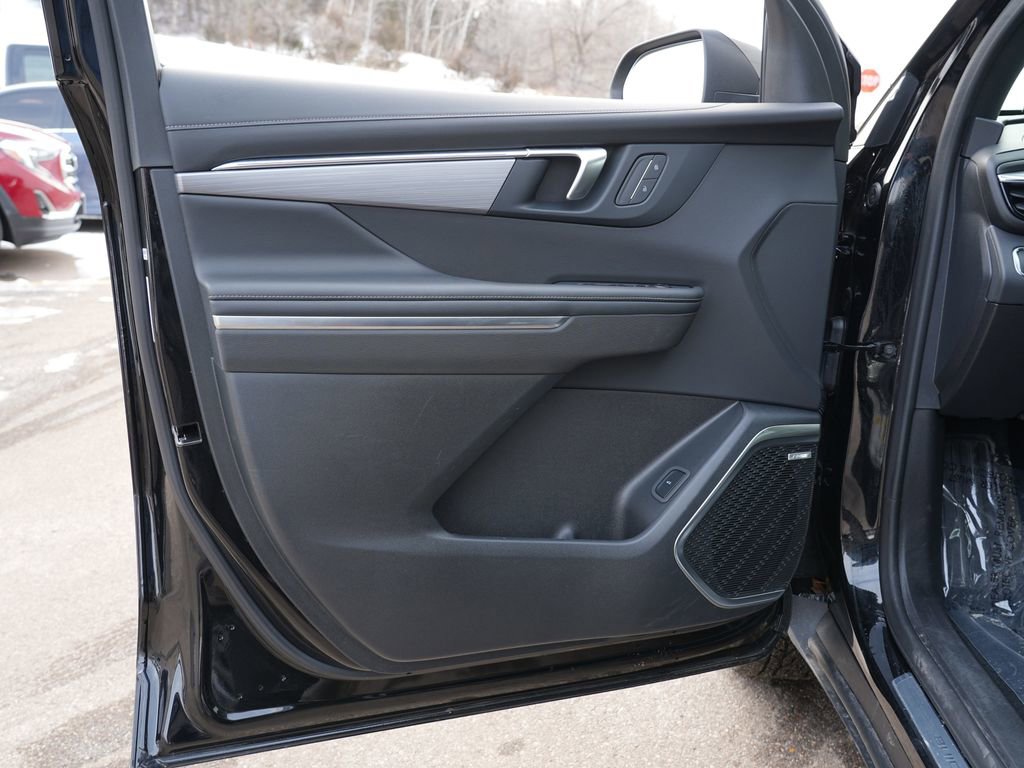 Used 2025 Buick Enclave Preferred image 14