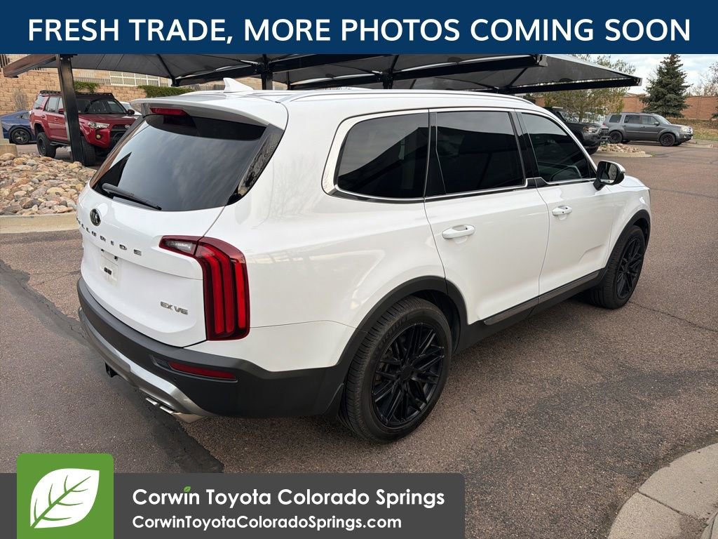 Used 2021 Kia Telluride EX w/ EX Premium Package image 3