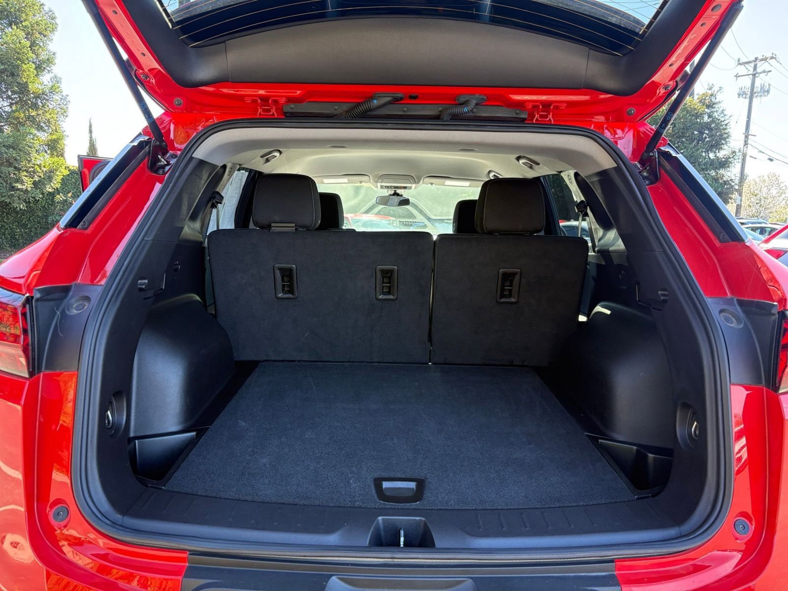 Used 2025 Chevrolet Blazer LT image 32