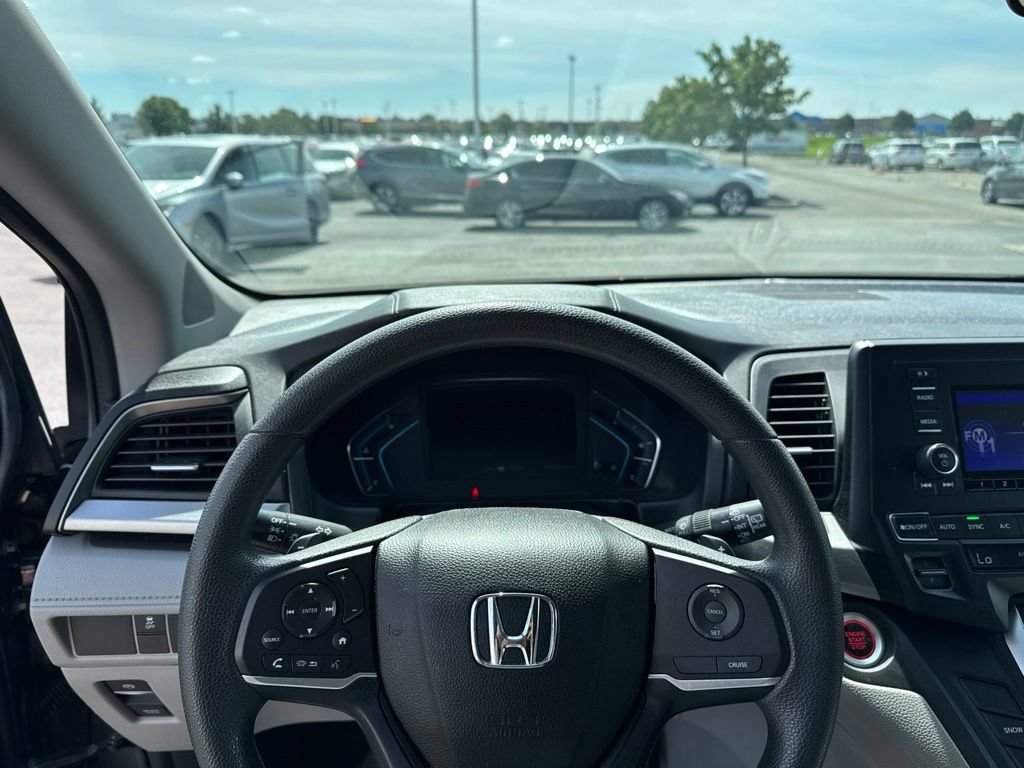 Used 2018 Honda Odyssey LX image 12