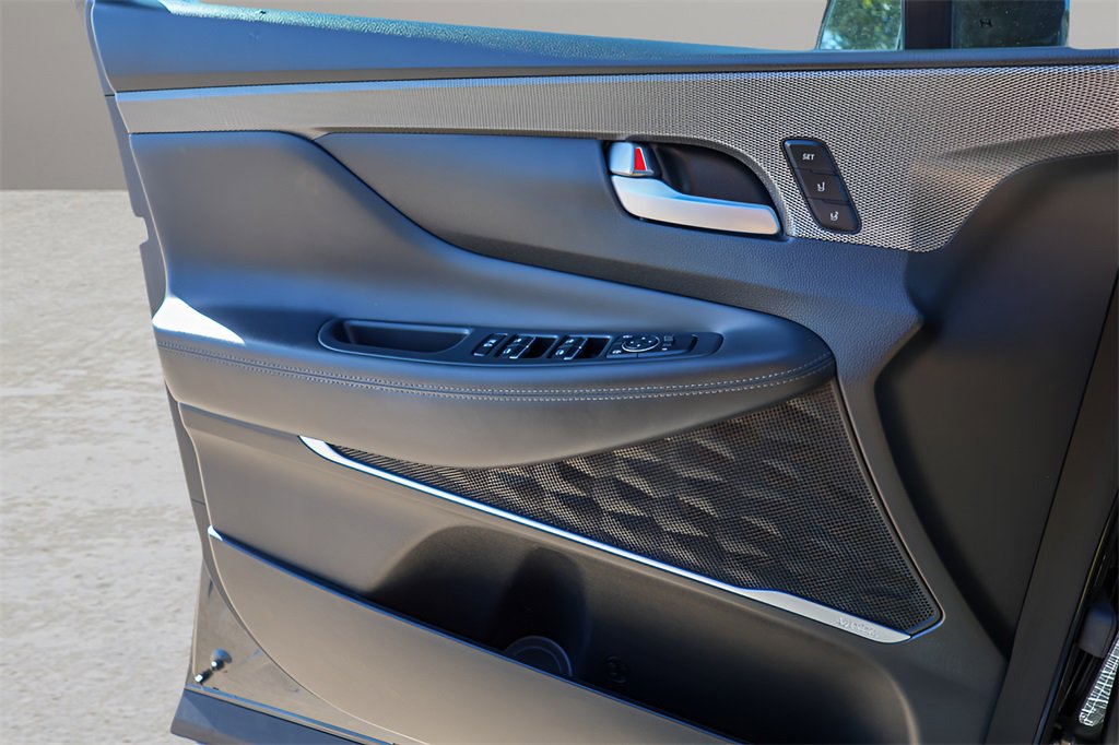 Used 2020 Hyundai Santa Fe Limited image 23