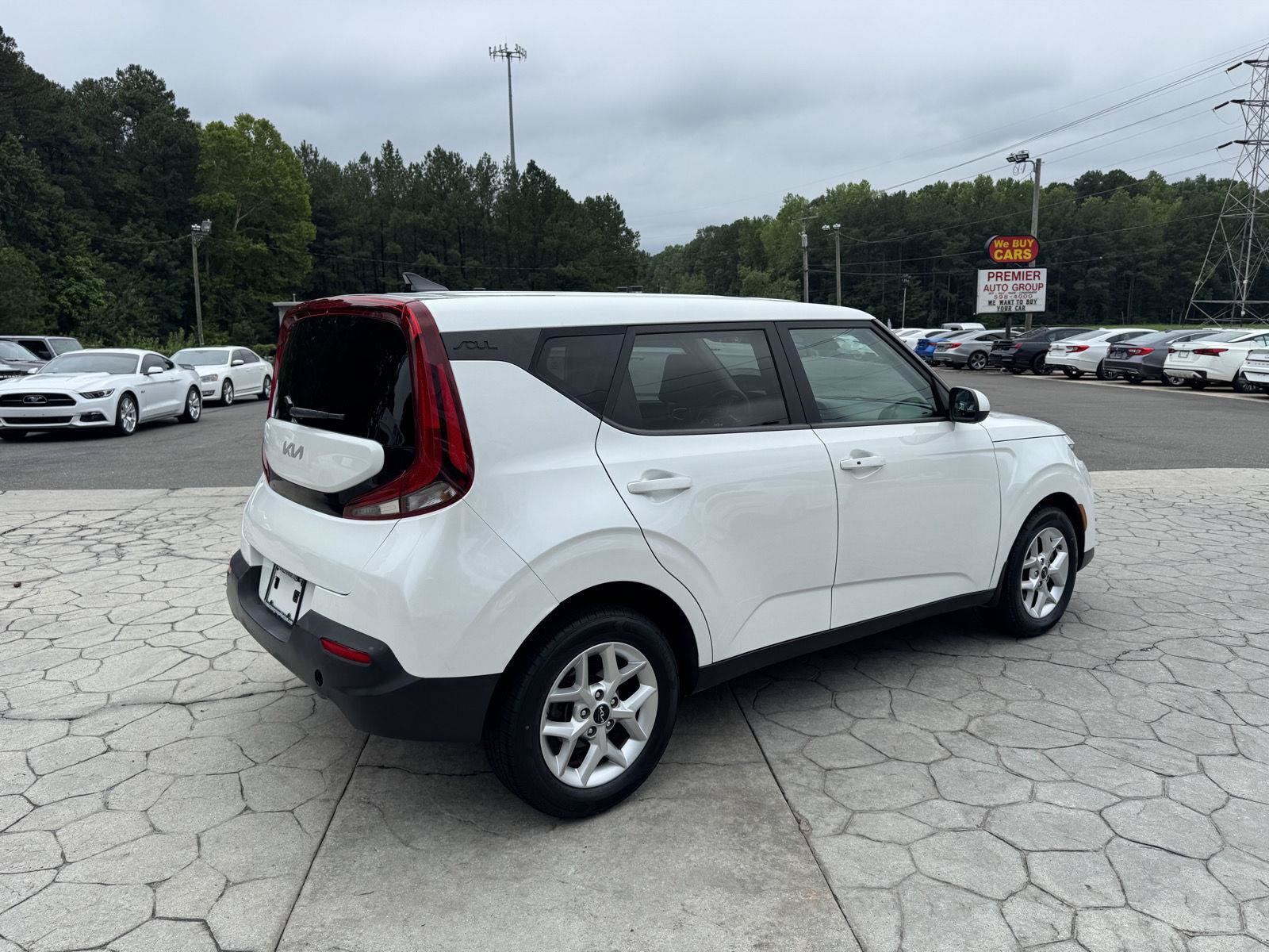 Used 2022 Kia Soul S FWD image 12