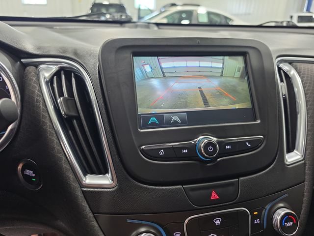 Used 2018 Chevrolet Malibu LT w/ LPO, Convenience Package 2 FWD image 14