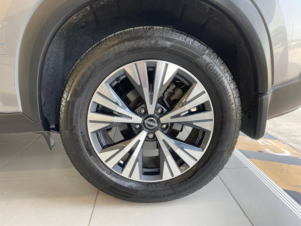 Certified 2023 Nissan Rogue SV w/ SV Premium B Package FWD image 18