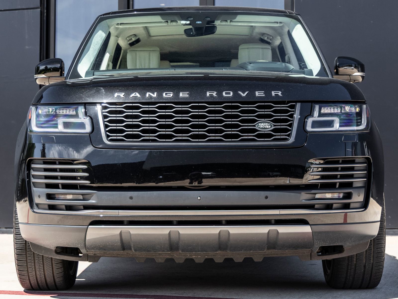 Used 2020 Land Rover Range Rover Autobiography image 4