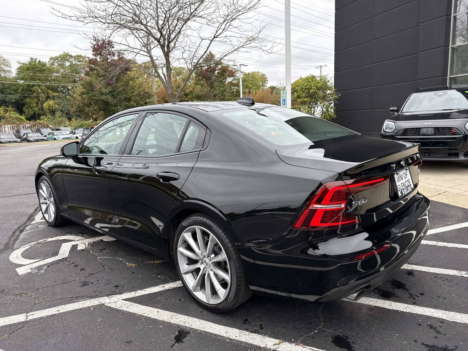 Used 2019 Volvo S60 T5 Momentum w/ Premium Package FWD image 8
