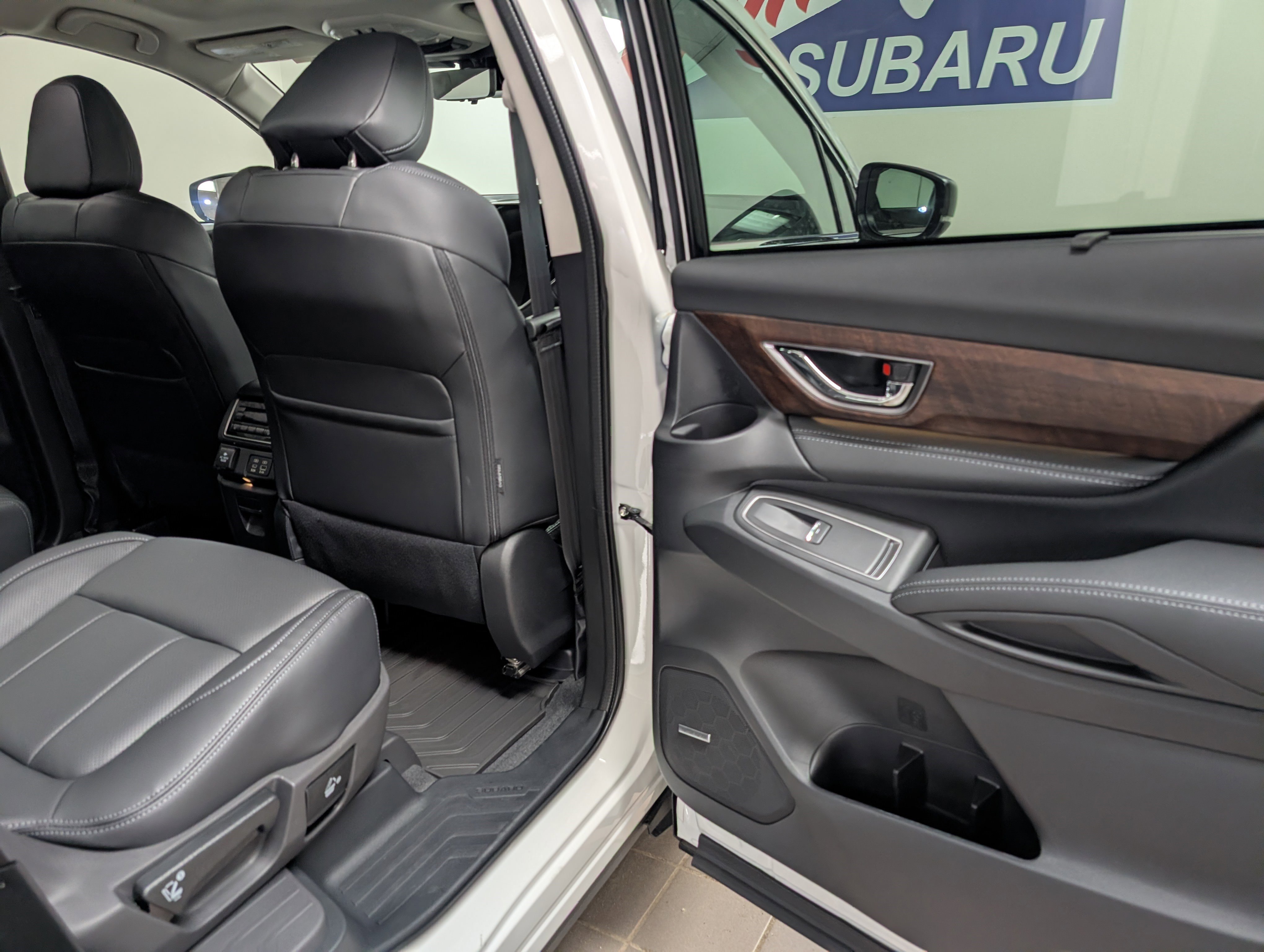 New 2025 Subaru Ascent Touring w/ Popular Package #2 image 34