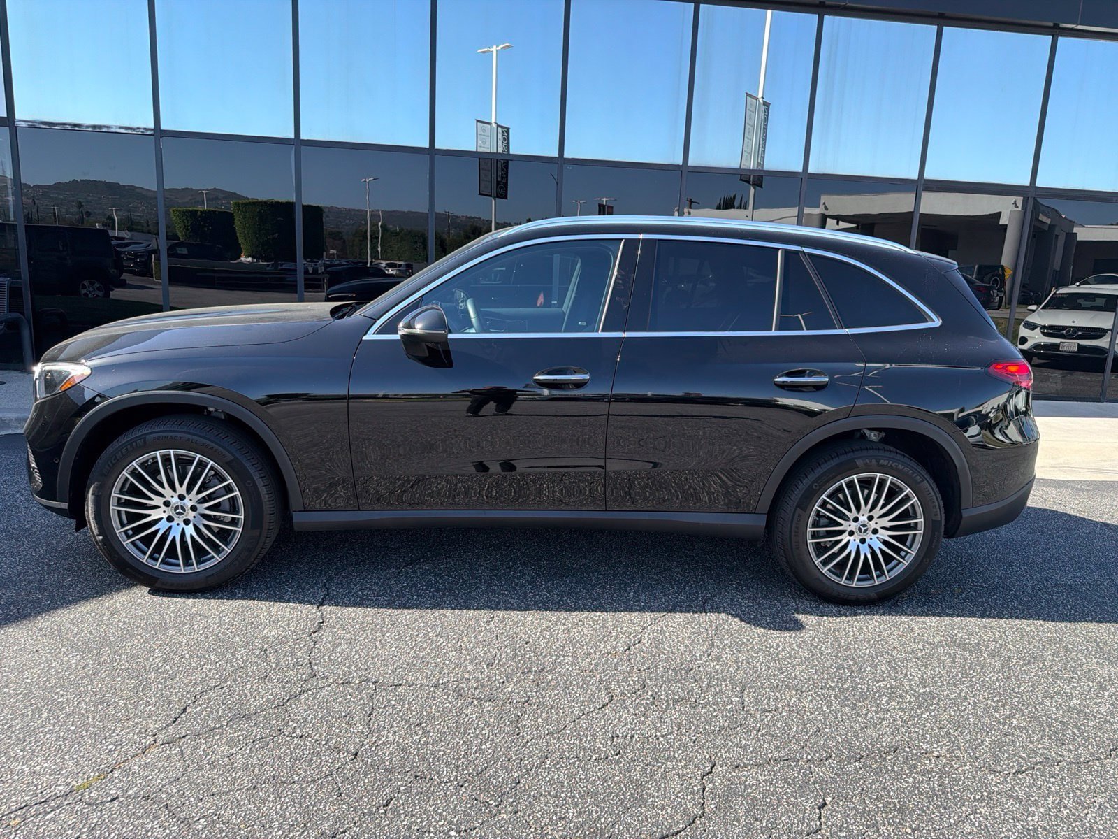 Used 2026 Mercedes-Benz GLC 300 image 3