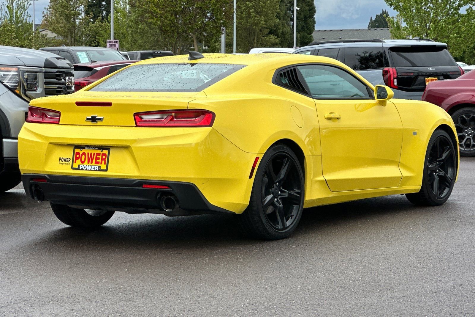 Used 2018 Chevrolet Camaro LT RWD image 4