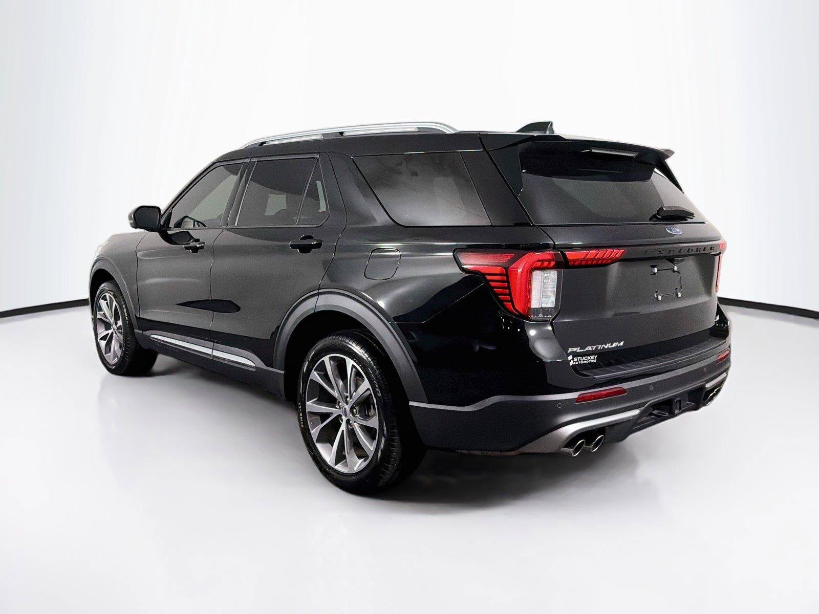 Used 2025 Ford Explorer Platinum w/ Ultimate Package AWD/4WD image 9
