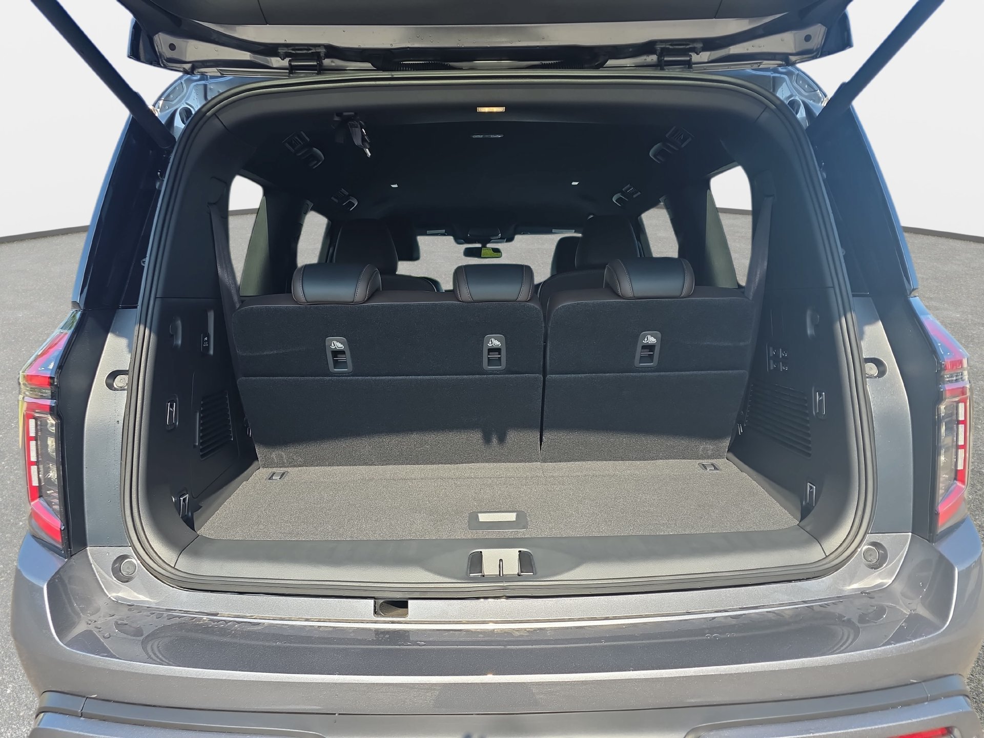 New 2026 Nissan Armada SL w/ Captain's Chari Seat Package AWD/4WD image 12