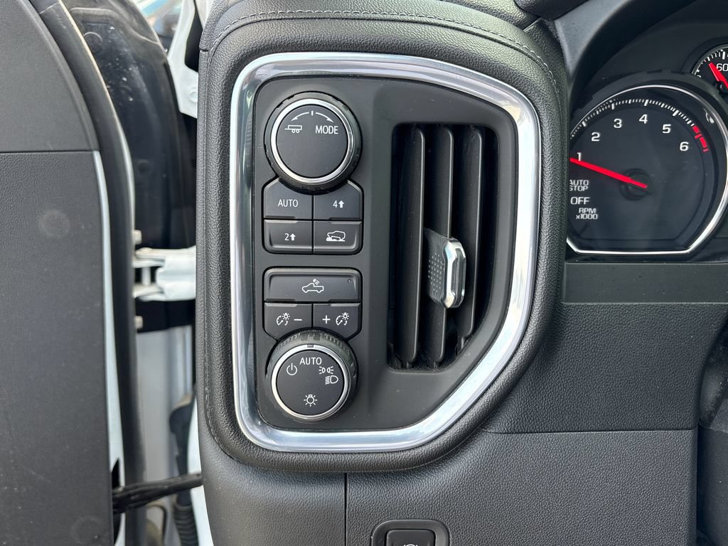 Used 2021 Chevrolet Silverado 1500 LT AWD/4WD image 42