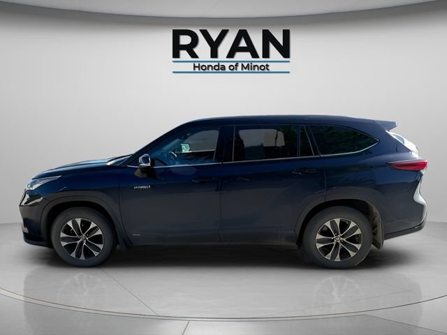 Used 2020 Toyota Highlander XLE AWD/4WD image 6