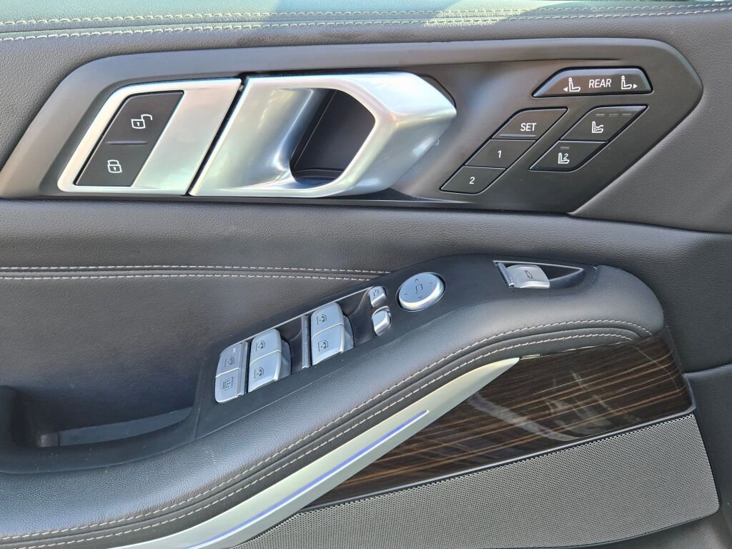 Used 2024 BMW X7 M60i w/ Executive Package image 50