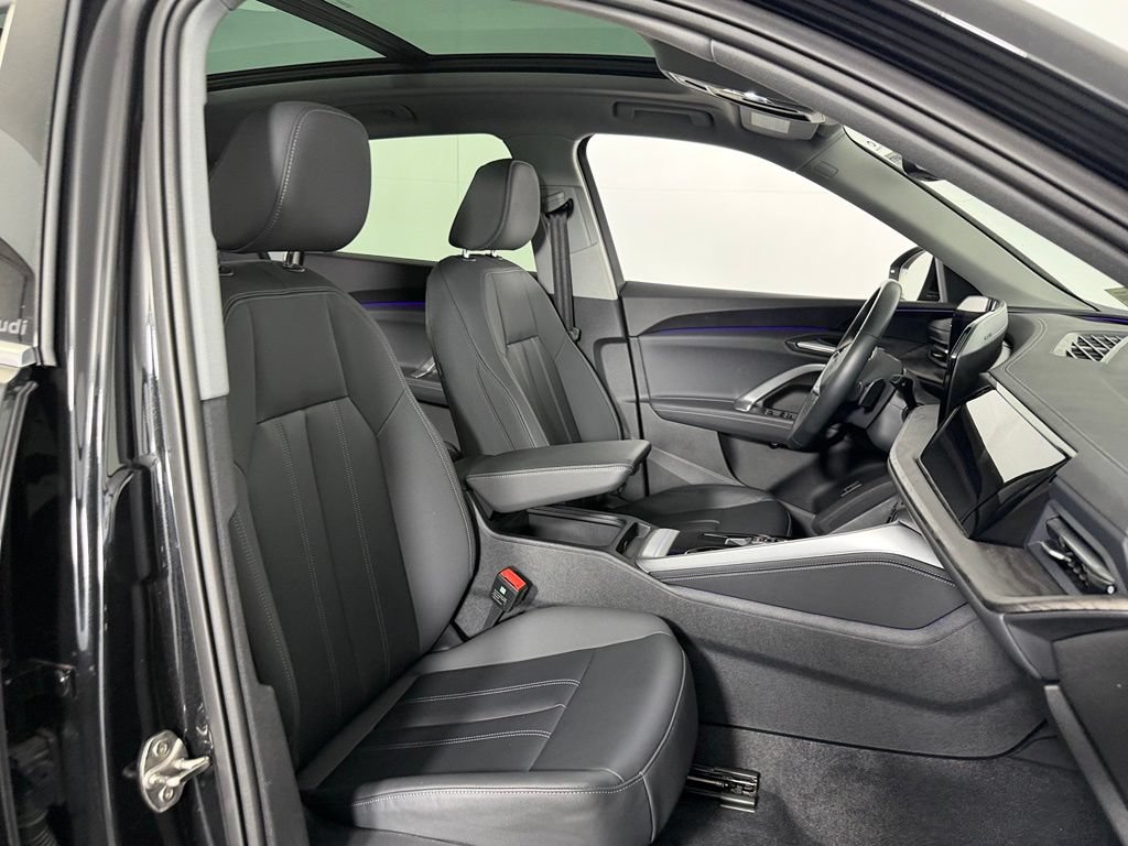 Used 2025 Audi Q5 Premium w/ Convenience Package AWD/4WD image 30