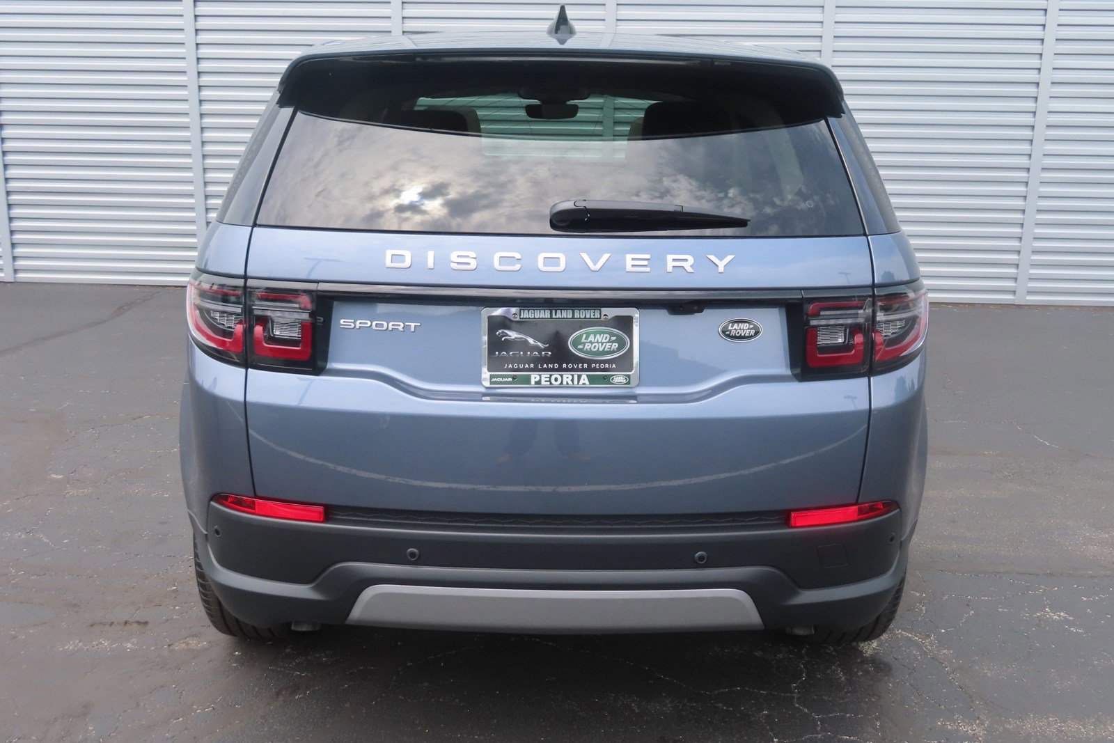 Used 2023 Land Rover Discovery Sport SE image 9