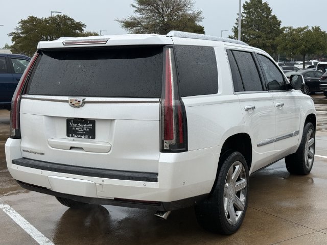 Used 2018 Cadillac Escalade Luxury AWD/4WD image 4