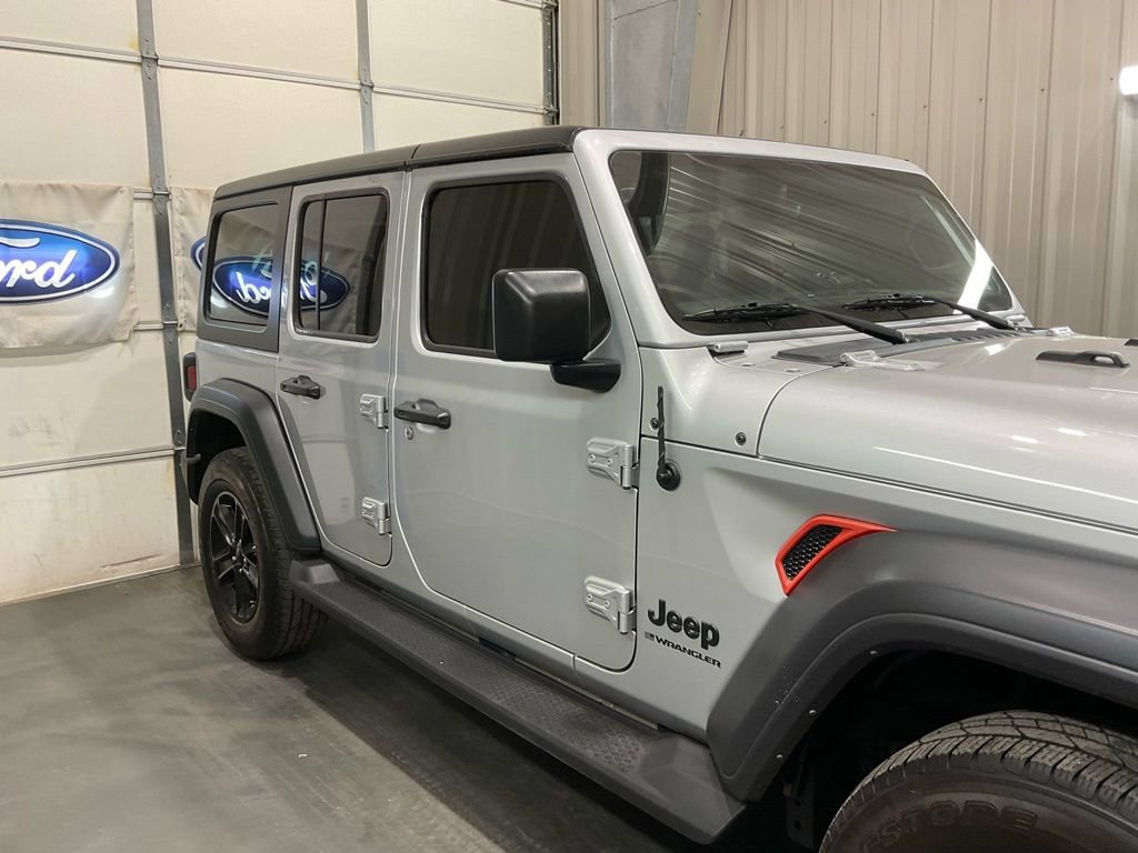 Used 2023 Jeep Wrangler Sport image 4