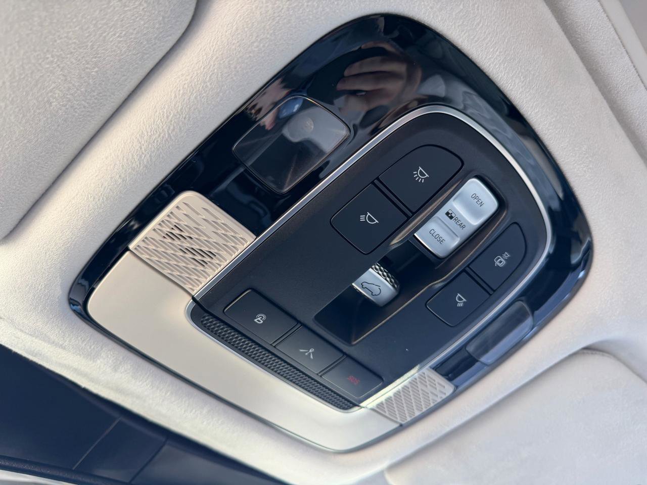 Used 2021 Hyundai Palisade Calligraphy image 17