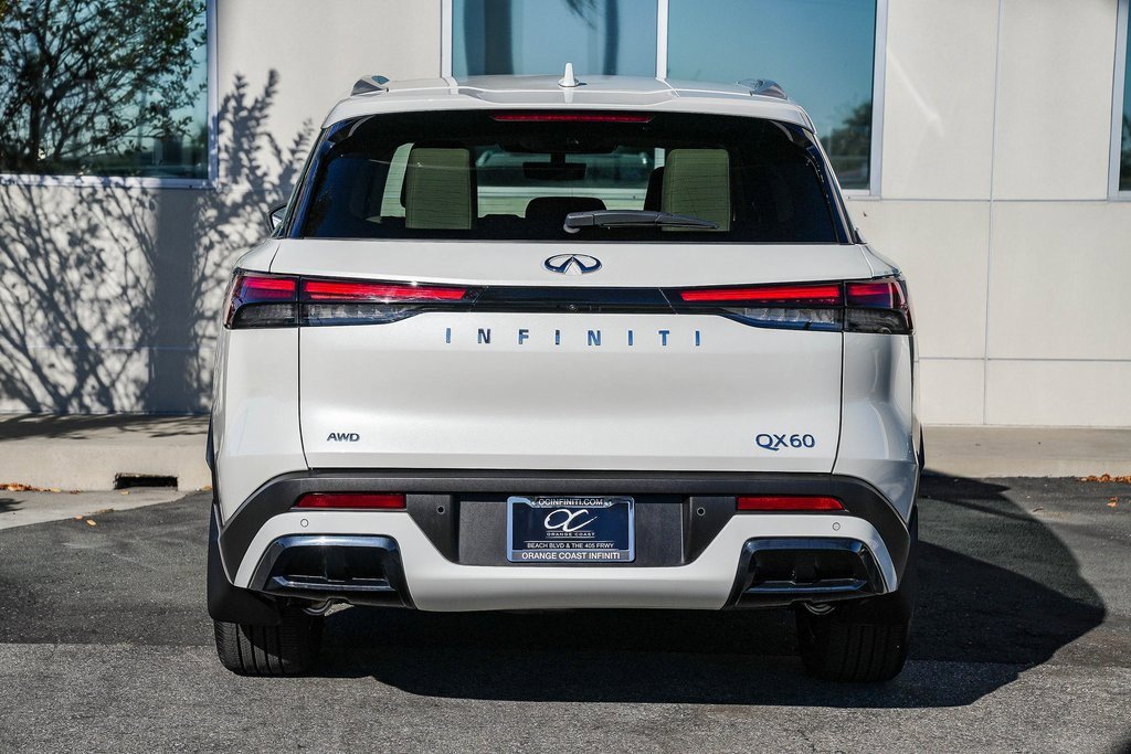 Certified 2025 INFINITI QX60 Luxe w/ Vision Package image 5