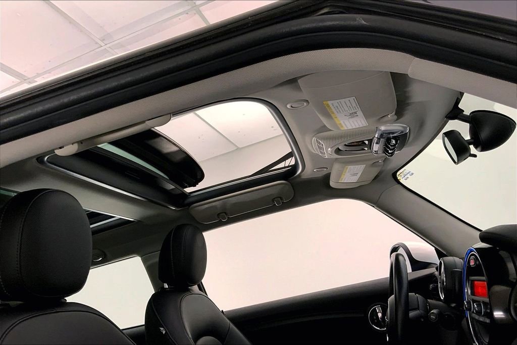 Used 2016 MINI Cooper 2-Door Hardtop image 25