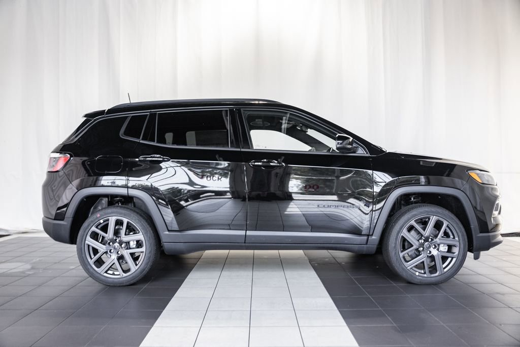 New 2025 Jeep Compass Limited w/ Sun & Sound Group image 3