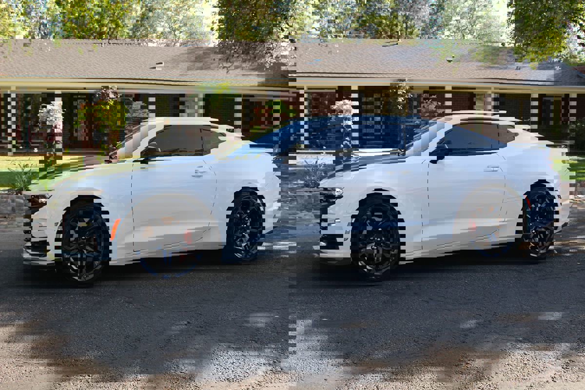 Used 2019 Chevrolet Camaro SS RWD image 33