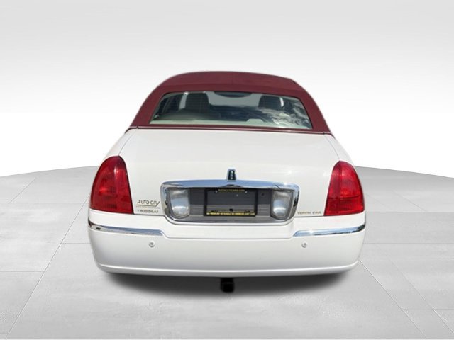 Used 2004 Lincoln Town Car Ultimate RWD image 29