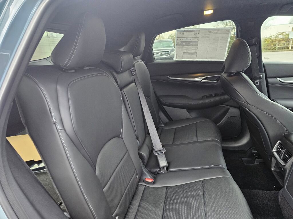 New 2025 INFINITI QX55 Essential image 16