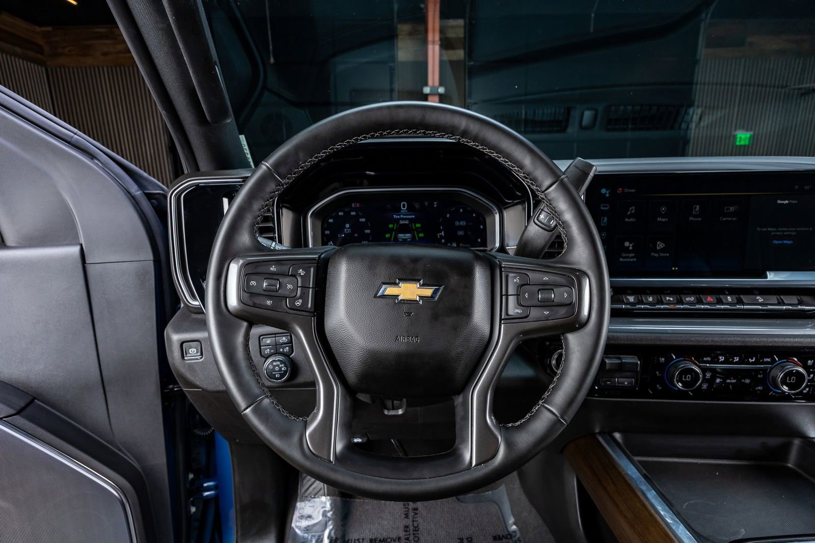 Used 2024 Chevrolet Silverado 2500 High Country w/ High Country Premium Package AWD/4WD image 19