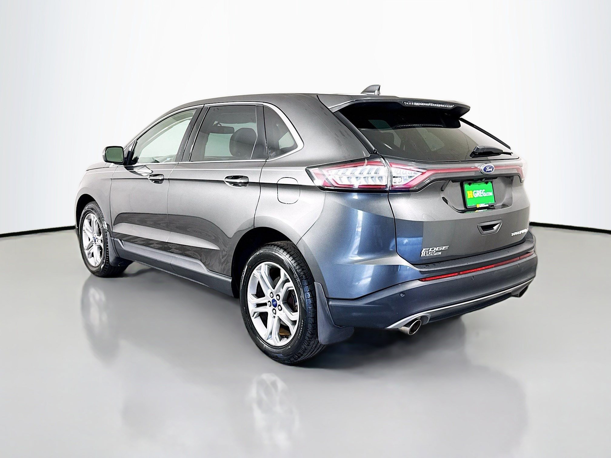 Used 2017 Ford Edge Titanium w/ Technology Package FWD image 7