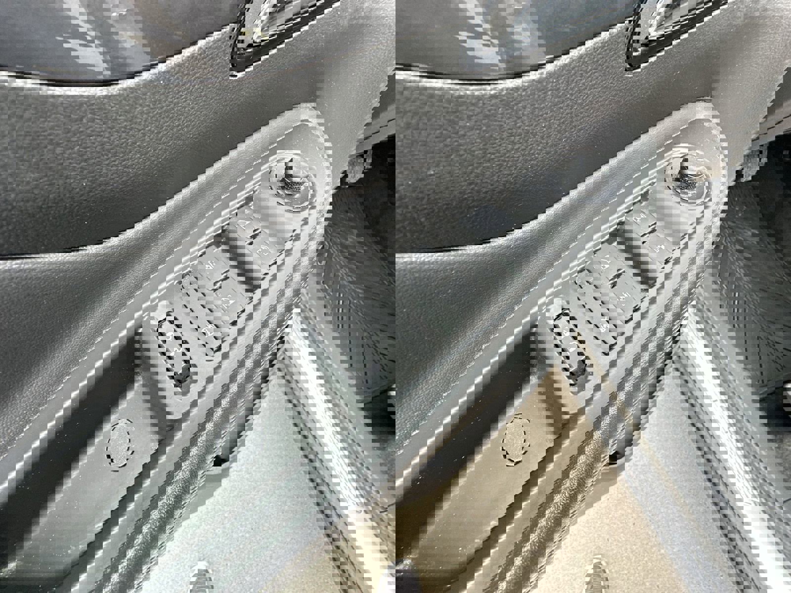 Used 2022 Buick Encore Preferred w/ Safety Package AWD/4WD image 22