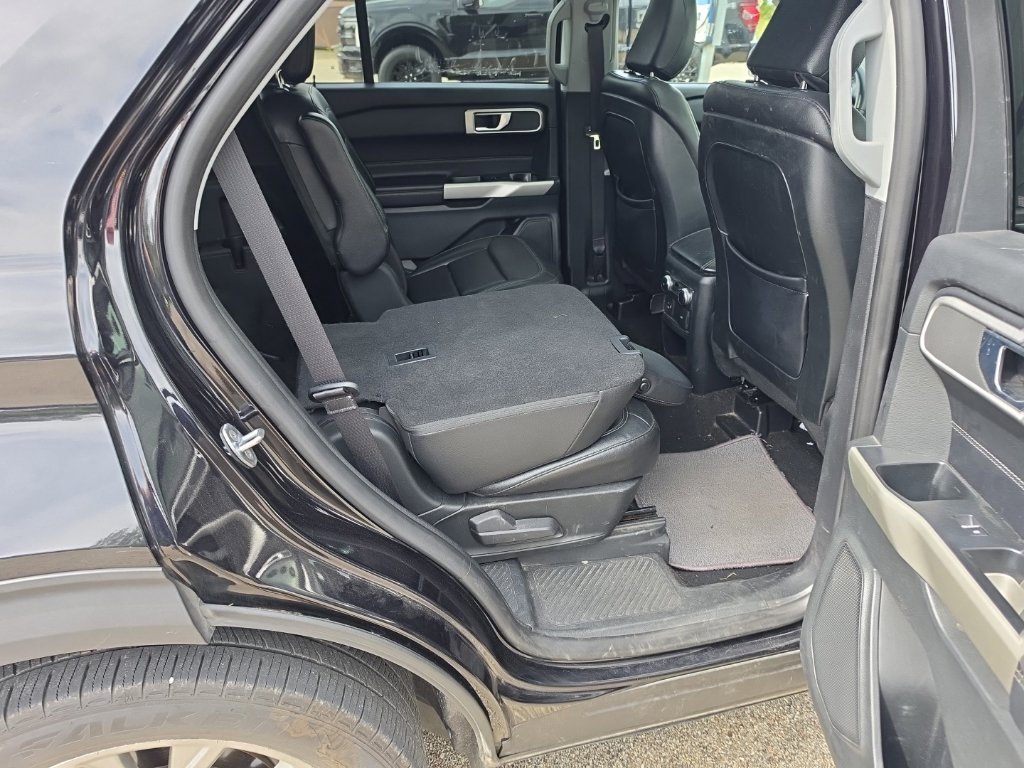 Used 2020 Ford Explorer XLT w/ Equipment Group 202A AWD/4WD image 6