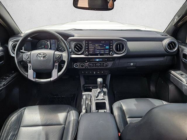Used 2020 Toyota Tacoma TRD Sport w/ TRD Premium Sport Package AWD/4WD image 19