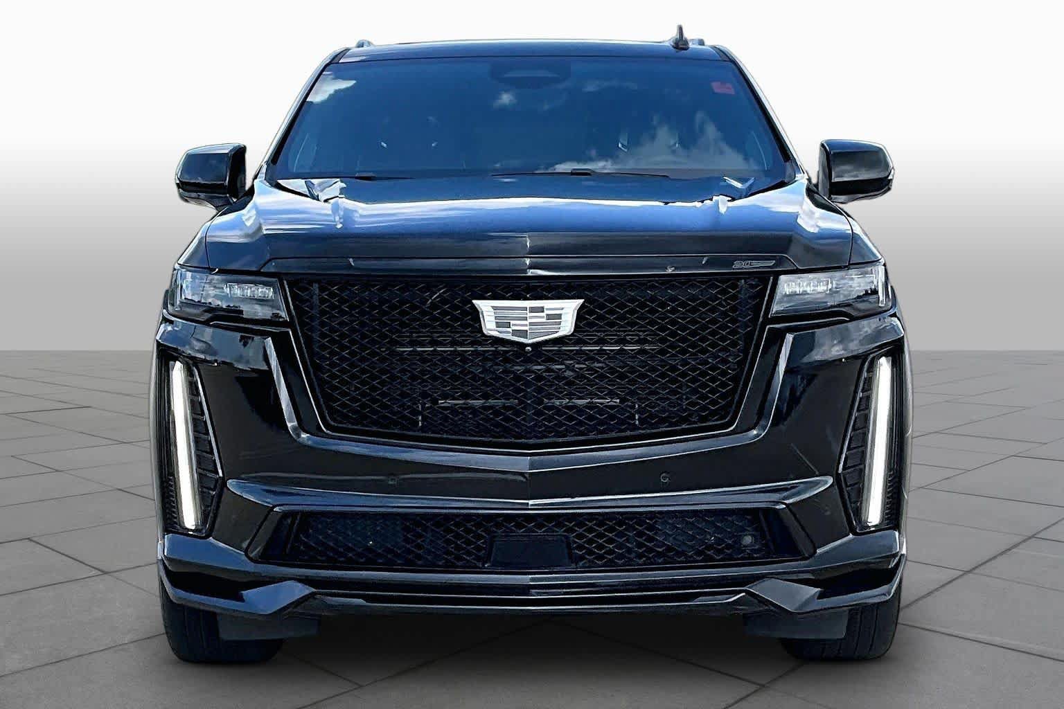 Used 2024 Cadillac Escalade ESV V w/ LPO, ONYX Package AWD/4WD image 3
