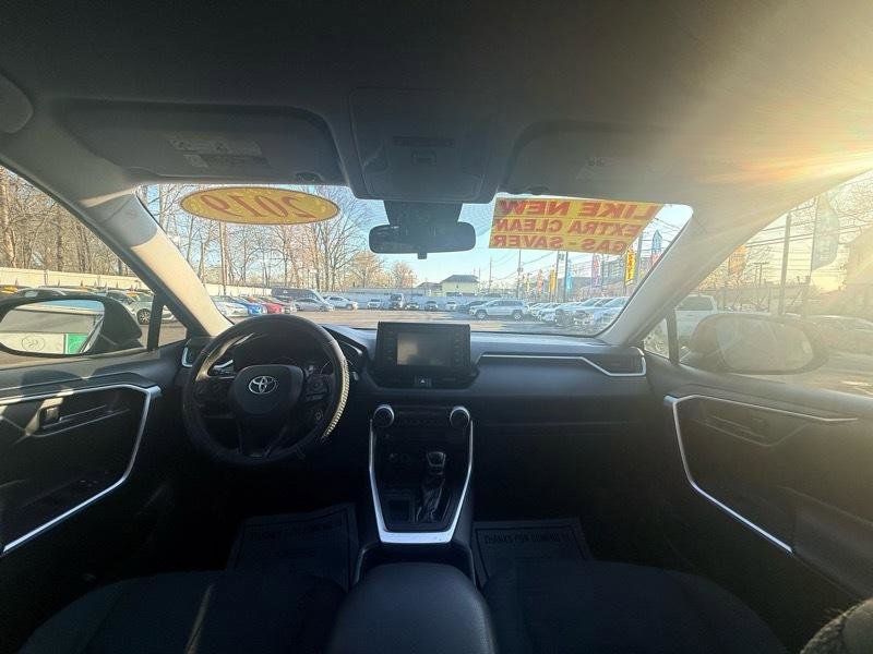 Used 2019 Toyota RAV4 LE image 13