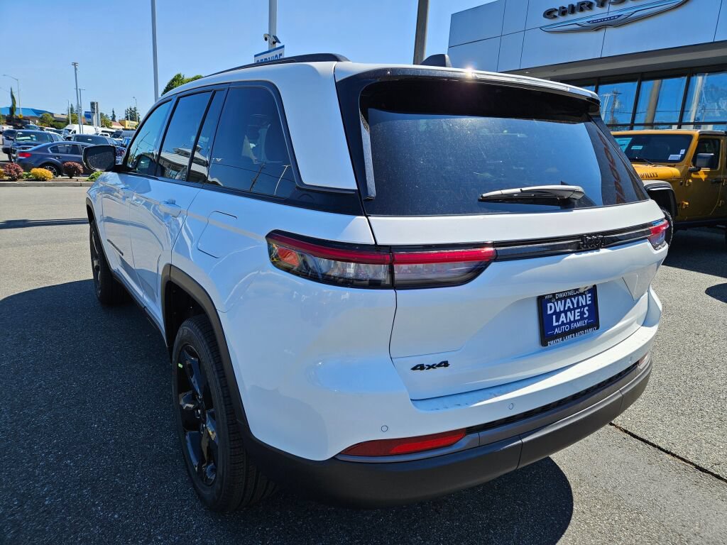 New 2026 Jeep Grand Cherokee Limited w/ Limited Altitude Package AWD/4WD image 3