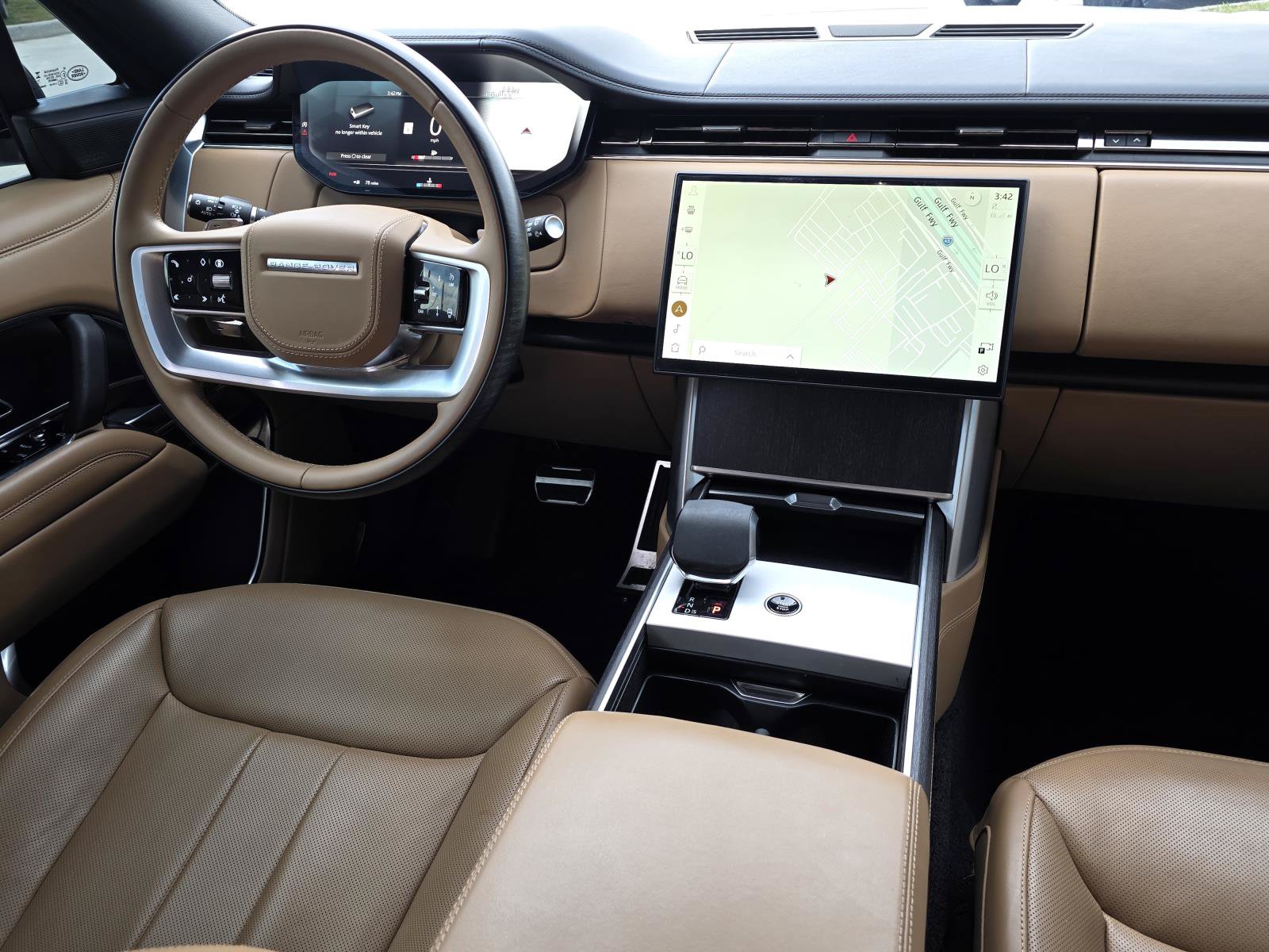 Used 2025 Land Rover Range Rover Long Wheelbase SE AWD/4WD image 11