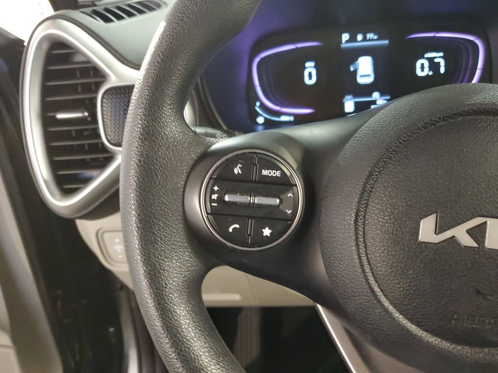 Certified 2025 Kia Soul LX FWD image 22