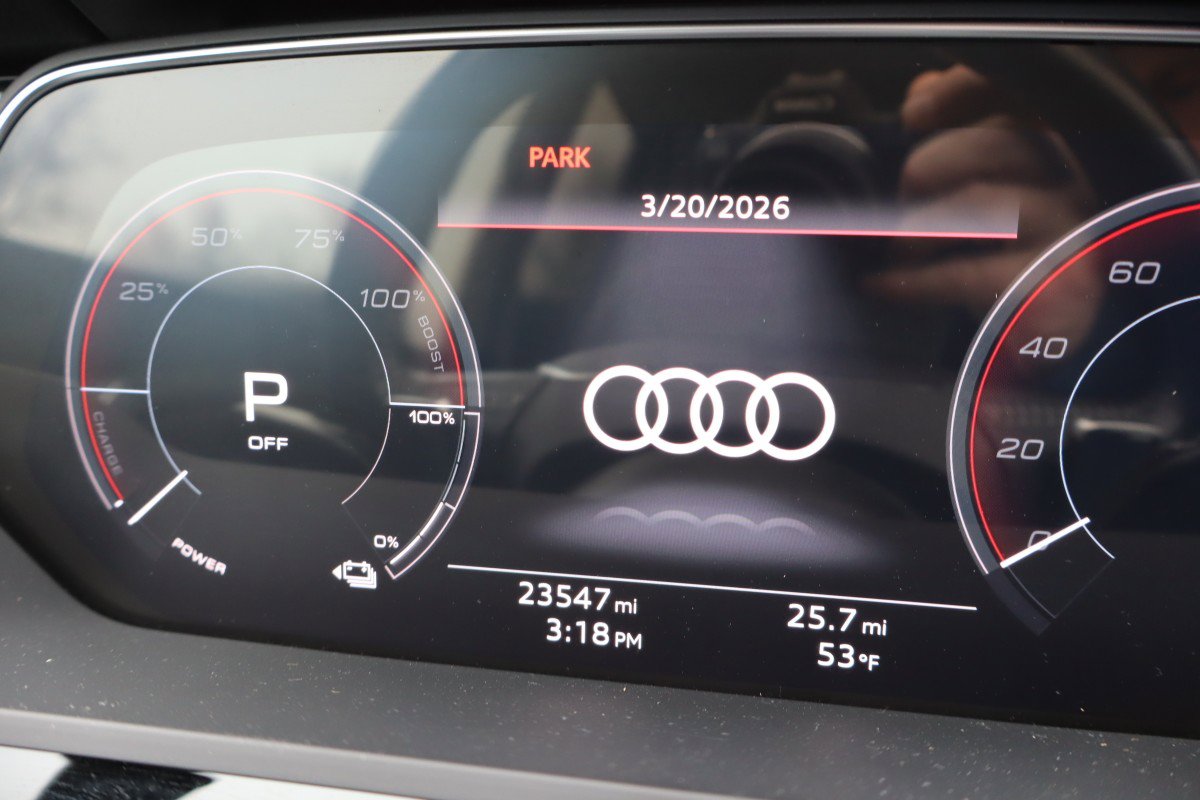 Used 2021 Audi e-tron Premium w/ Convenience Plus Package image 18