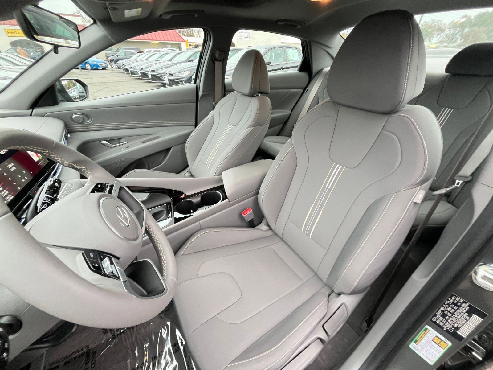 Used 2025 Hyundai Elantra SEL image 34