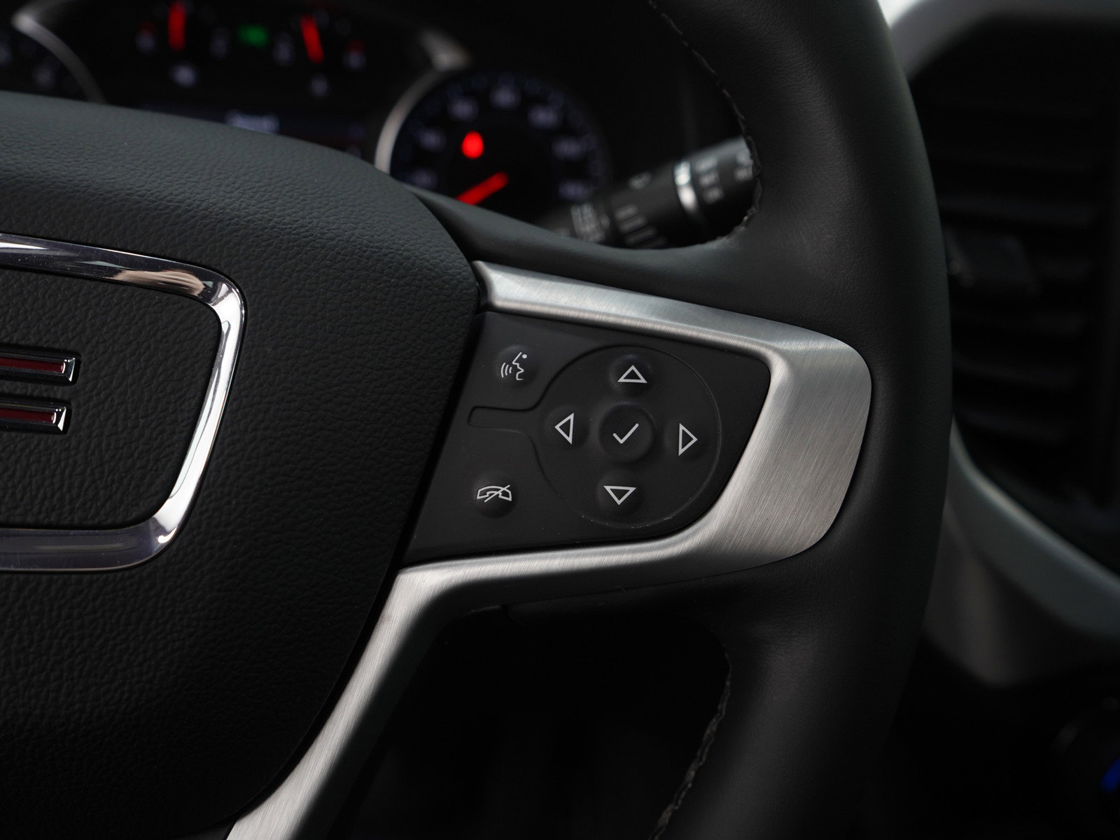 Used 2023 GMC Acadia SLT w/ Elevation Edition image 31