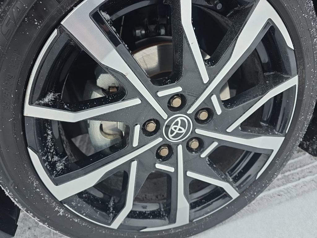 Used 2024 Toyota Prius Prime Premium image 11