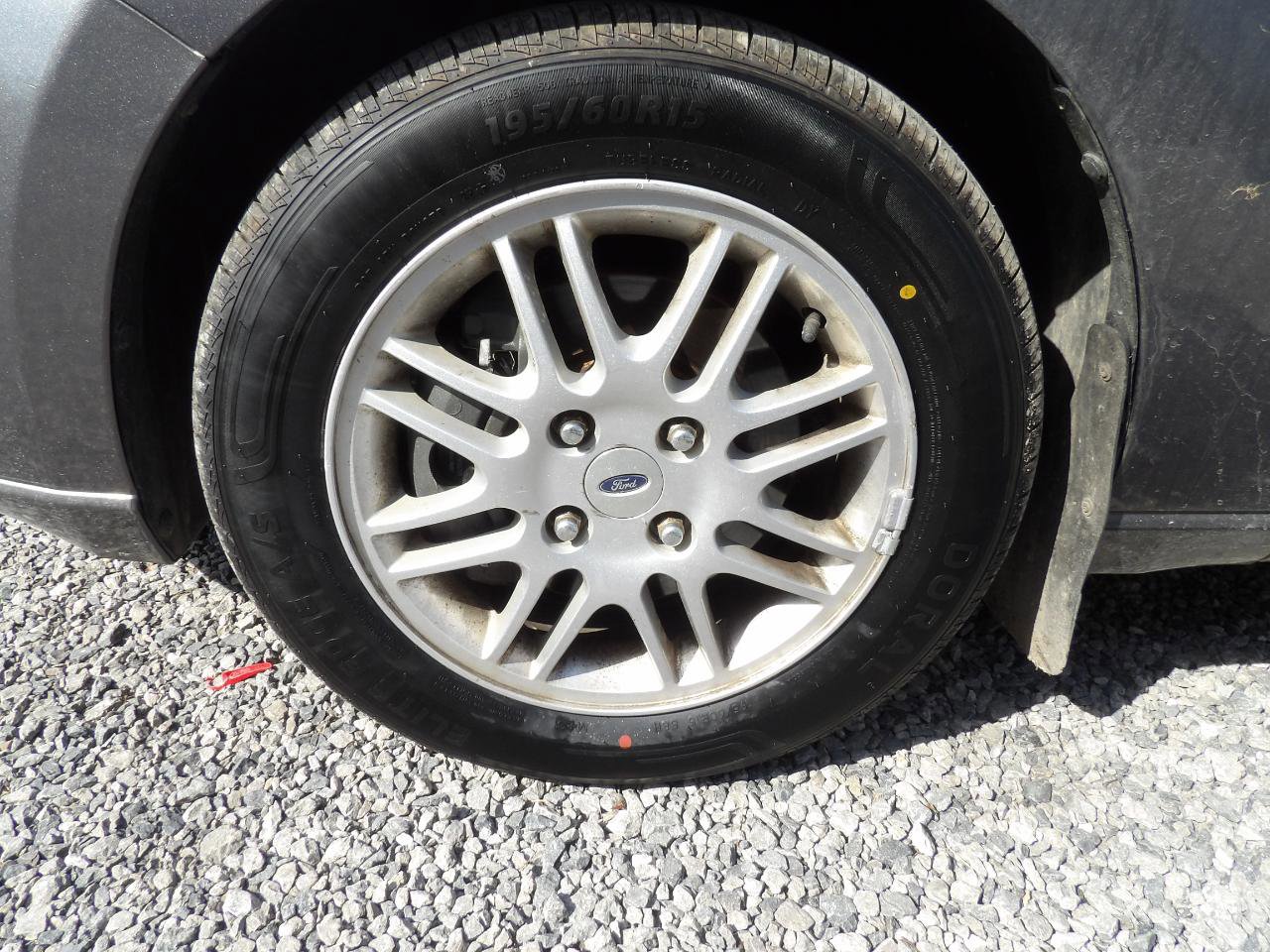 Used 2010 Ford Focus SE image 17
