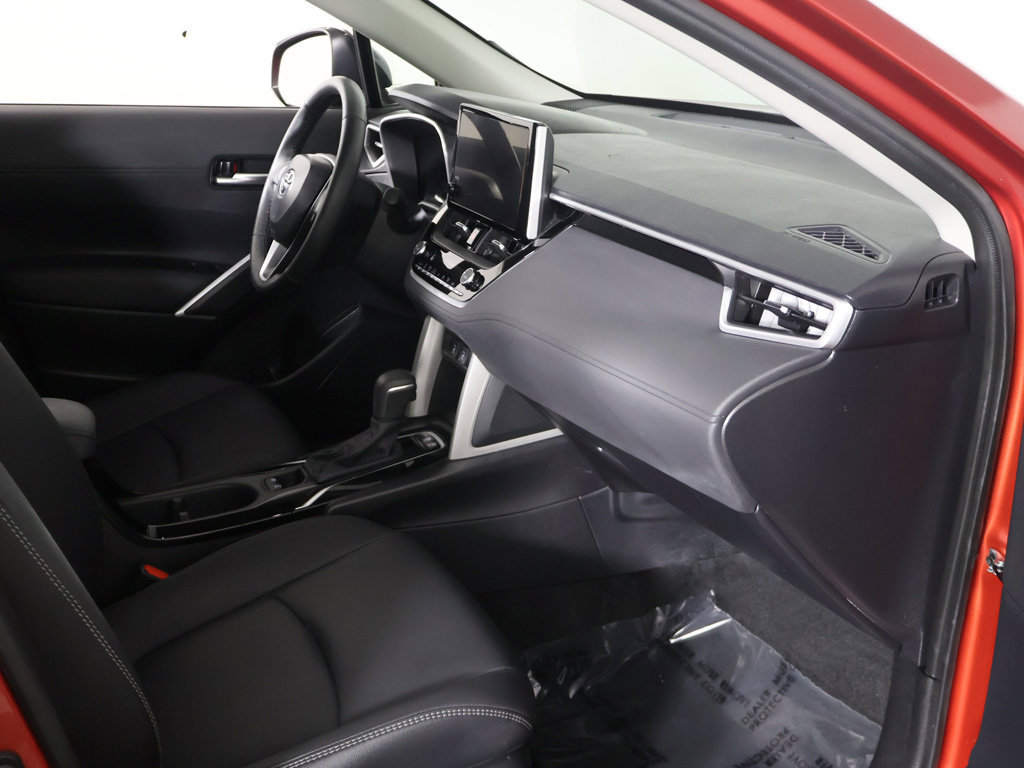 Used 2025 Toyota Corolla Cross XLE FWD image 22