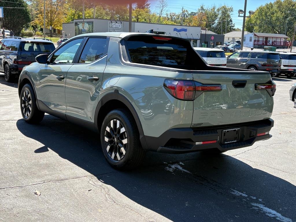 Certified 2025 Hyundai Santa Cruz SE FWD image 4