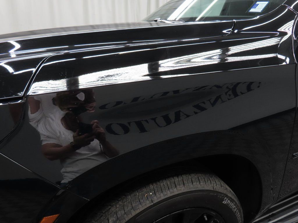 Used 2025 Chevrolet Suburban Premier AWD/4WD image 49