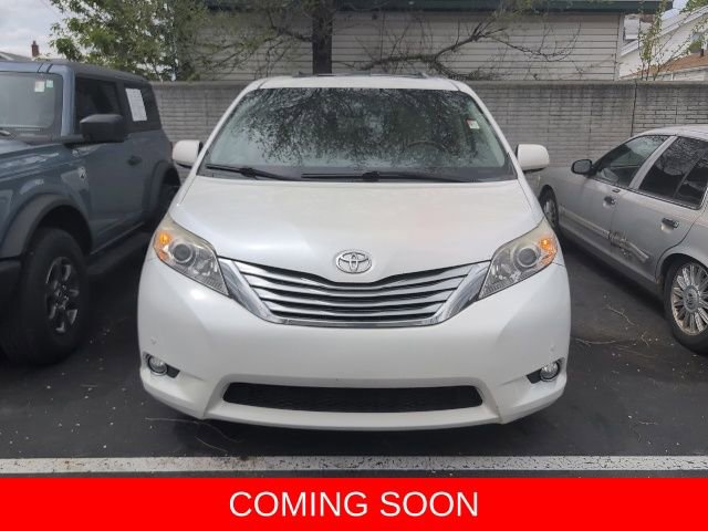 Used 2012 Toyota Sienna Limited w/ Premium Pkg AWD/4WD image 3