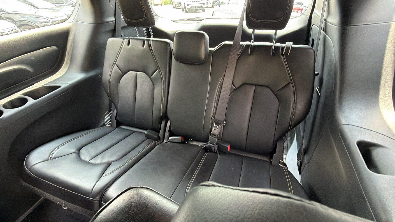 Used 2025 Chrysler Pacifica Select FWD image 23