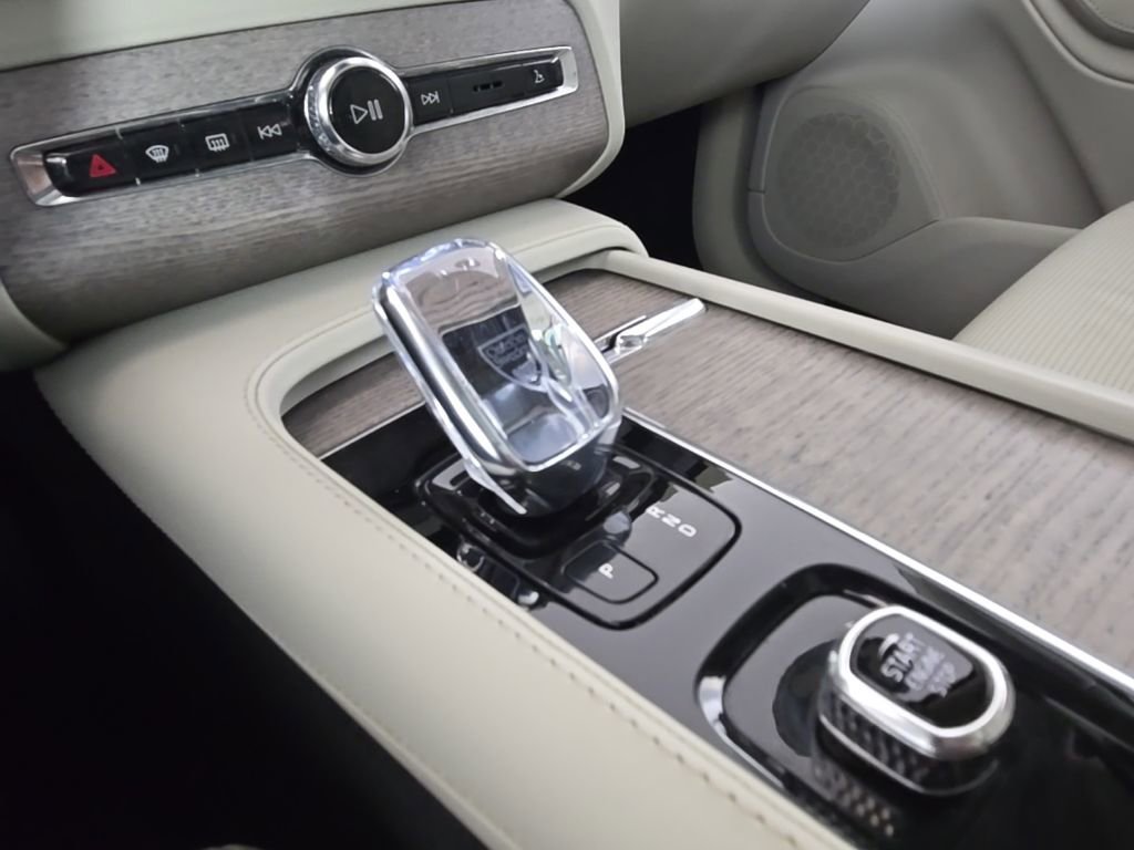 Used 2022 Volvo XC90 T8 Inscription w/ Advanced Package image 25